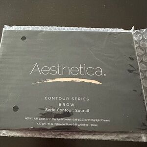 NWT Aesthetica Brow Contour Kit